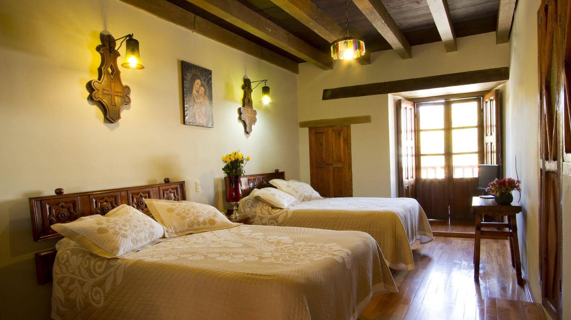 Hotel Santa Clara San Cristóbal de Las Casas エクステリア 写真