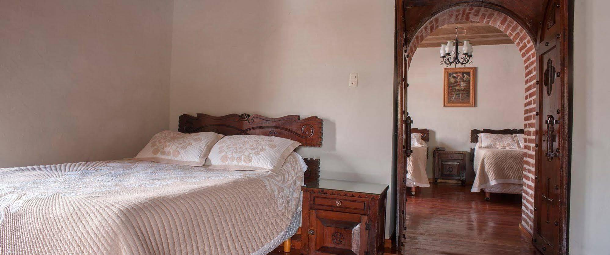 Hotel Santa Clara San Cristóbal de Las Casas エクステリア 写真