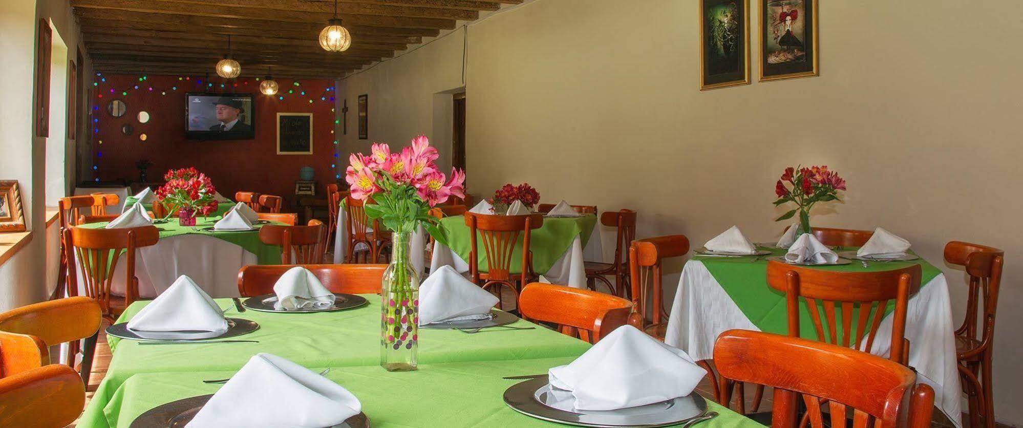 Hotel Santa Clara San Cristóbal de Las Casas エクステリア 写真